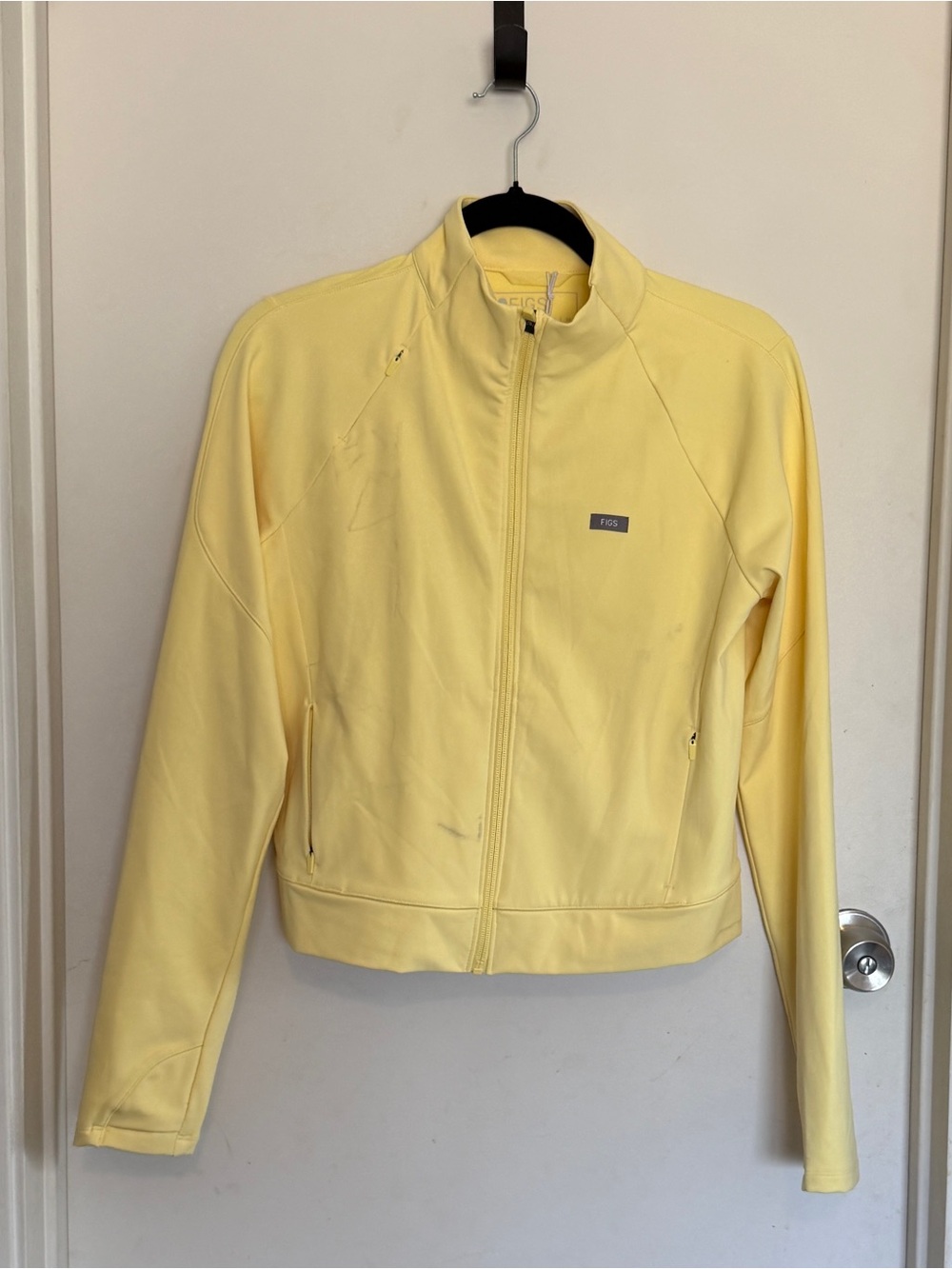 Figs ContourKnit Cropped Scrub Jacket Size Medium Color Butter Yellow